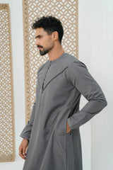 Emirati Faris Thobe/Jubba in Charcoal