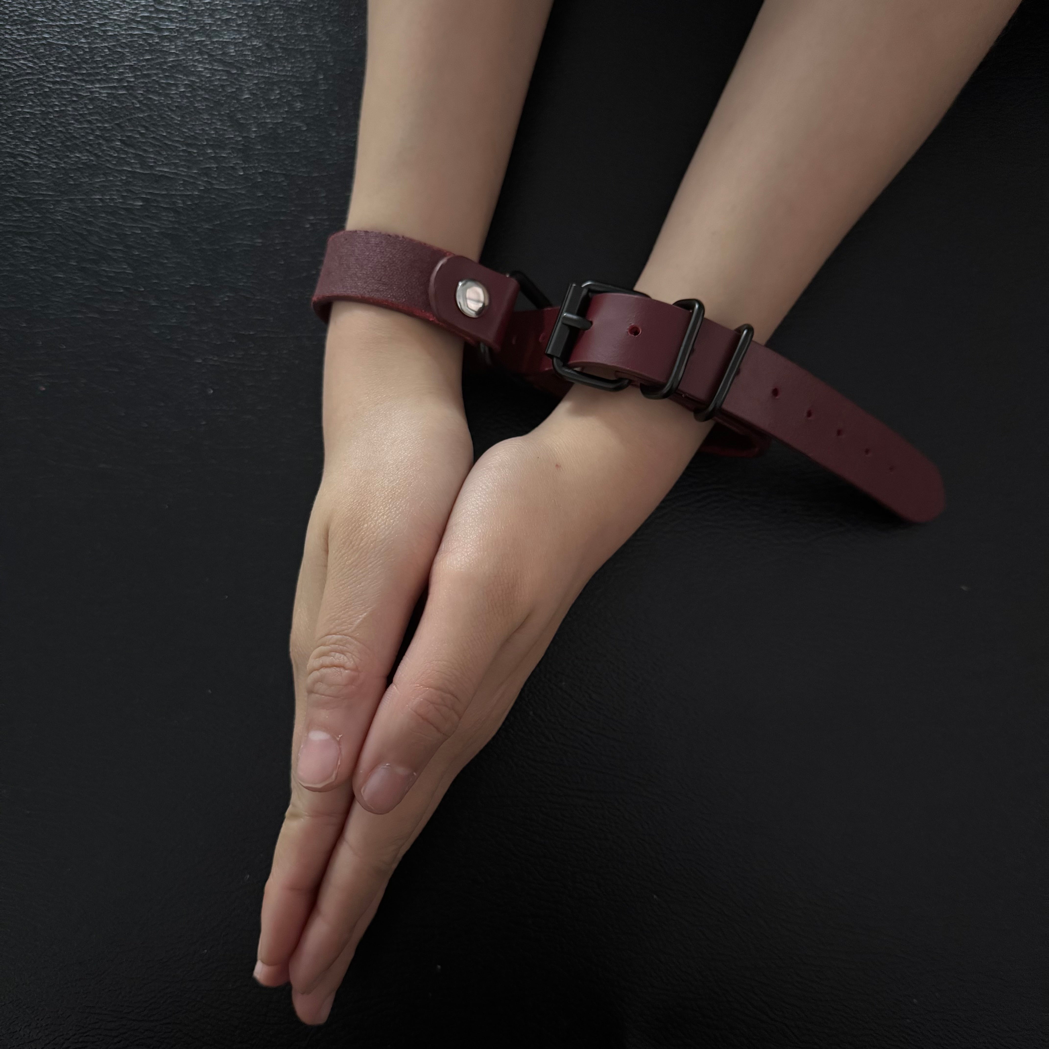 Luxe Chain( 3 in 1 Convertible Leather Bracelet, Handcuffs & Choker Necklace)(Garnet)