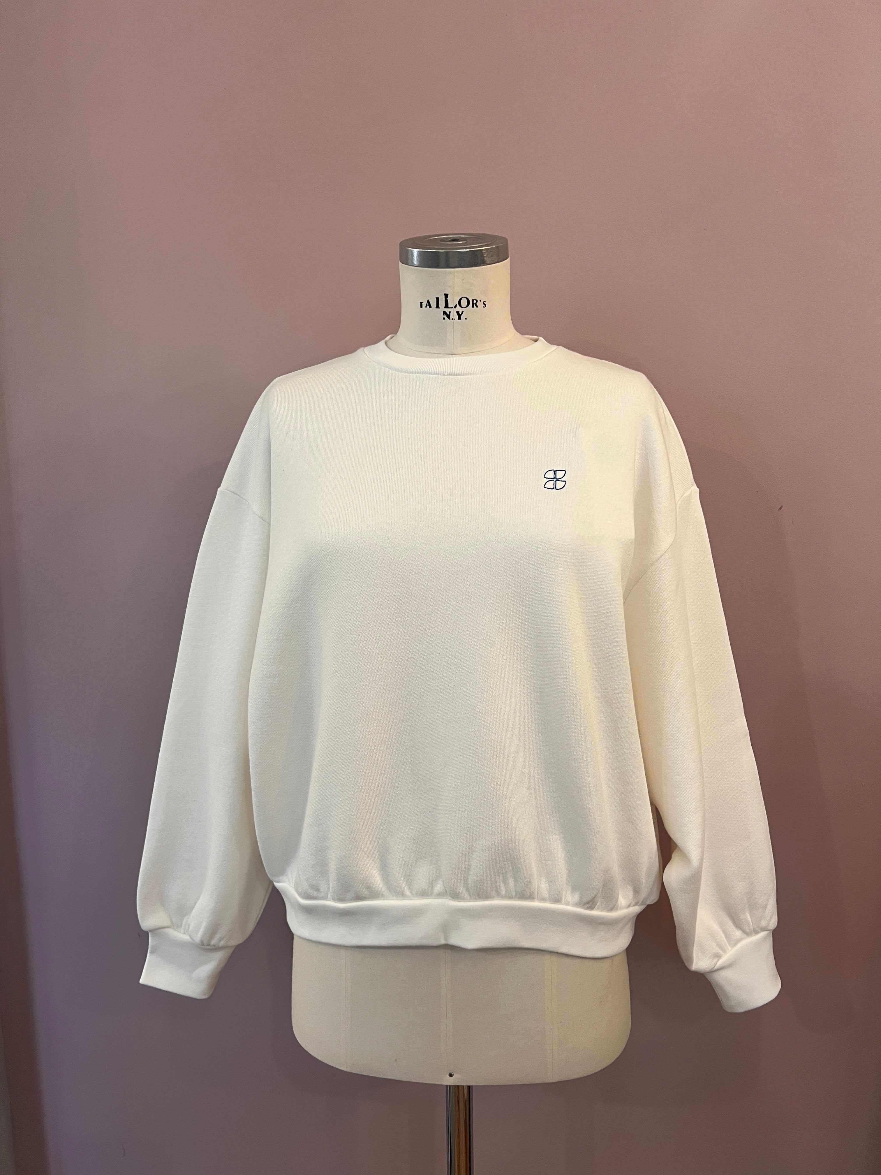 Sweater in Offwhite mit rot-blauem "LUCKY everyday"- Print von by-bar