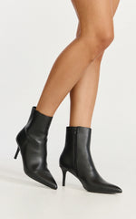 Verali-Beth Boots - In Black