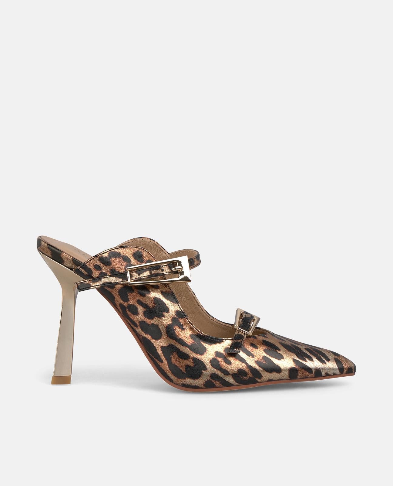 ZAPATO DESTALONADO CON HEBILLAS