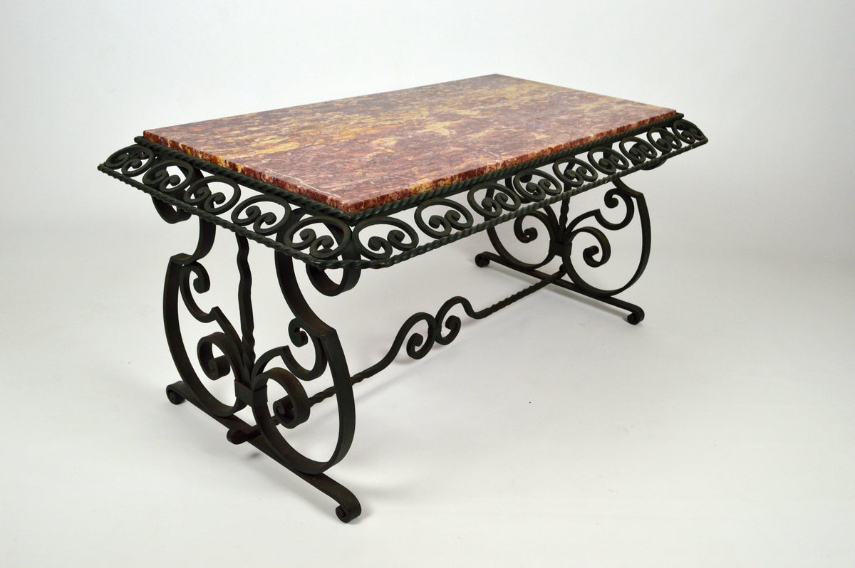 Table basse en fer forgé et plateau en marbre, circa 1940