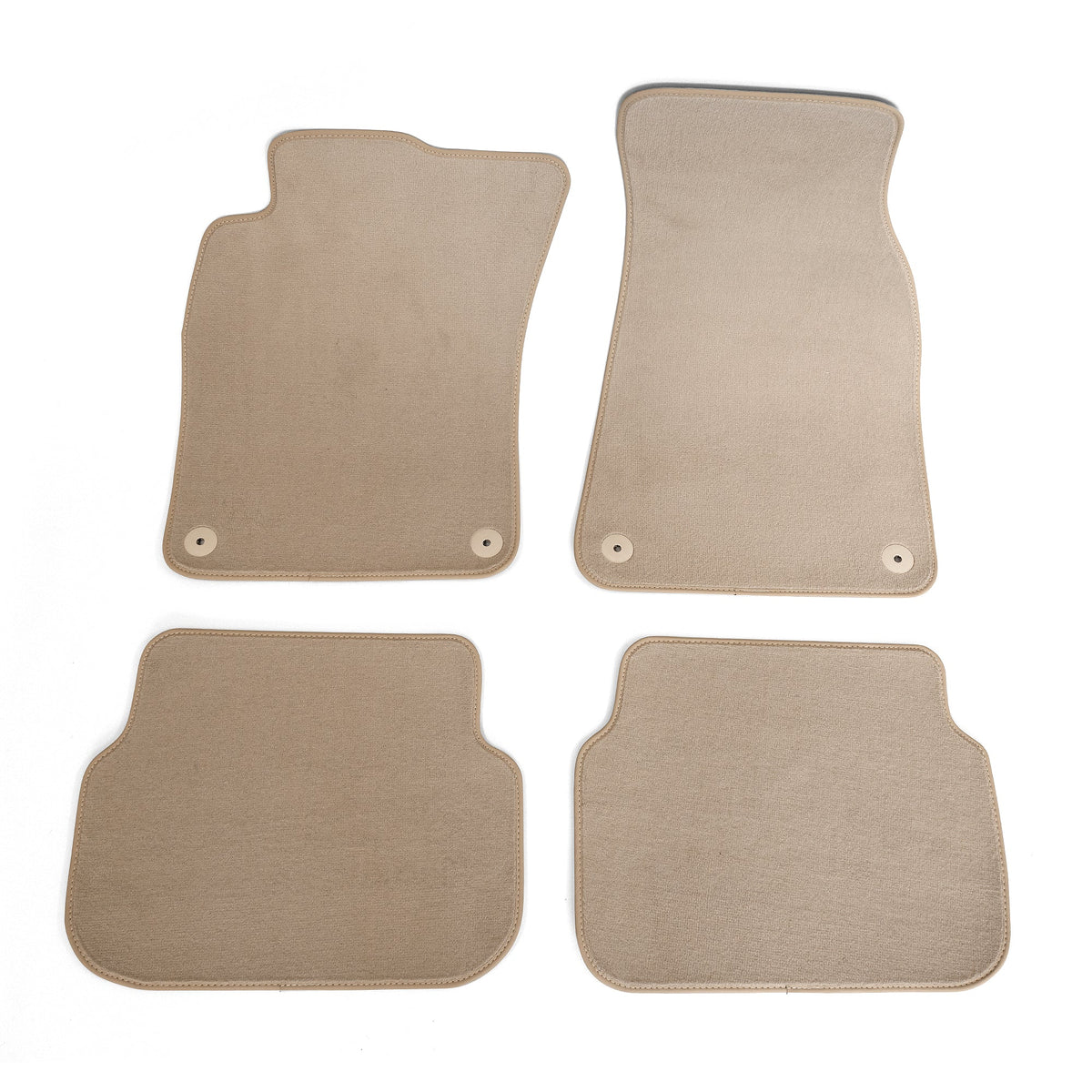 Tapis en moquette de voiture (beige) Chevrolet Aveo T300, fabrication 07.2011 - présent, carrosserie sedán #1 - 1