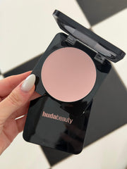 HUDA BEAUTY Easy Bake Airbrush Matte Pressed Powder - Cherry Blossom Cake