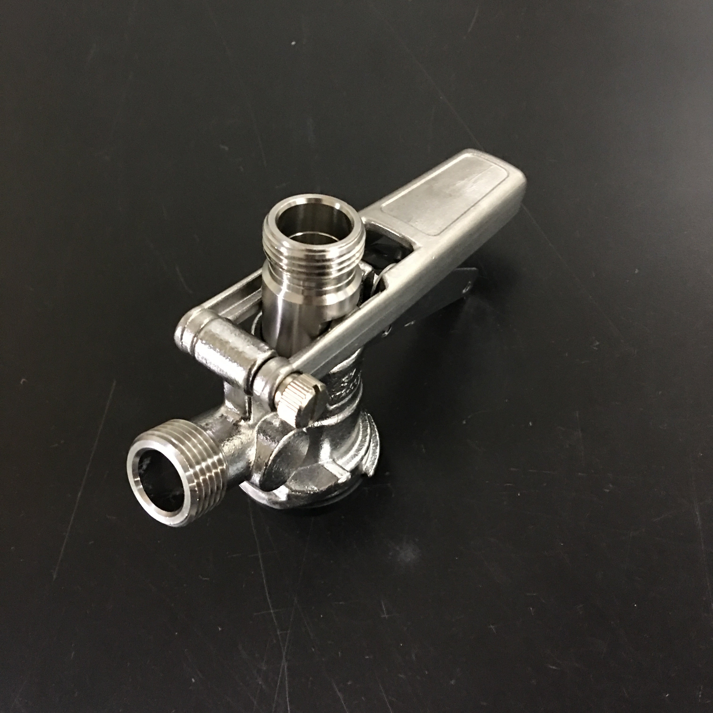MD 35417 – Coupler for Squire Washing & Filling Head