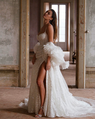 Take your wedding photos to the next level with posing tips!