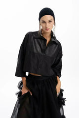 SİYAH DERİ TAFTA TASARIMLI OVERSIZE CROP GÖMLEK