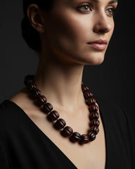 Vue portée du collier en version courte et affirmée