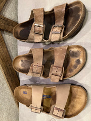Oiled Tobacco Brown: Since it's been asked several times lately, I thought  I'd post reference pictures. This is a new pair, next to a broken in pair,  next to a very broken