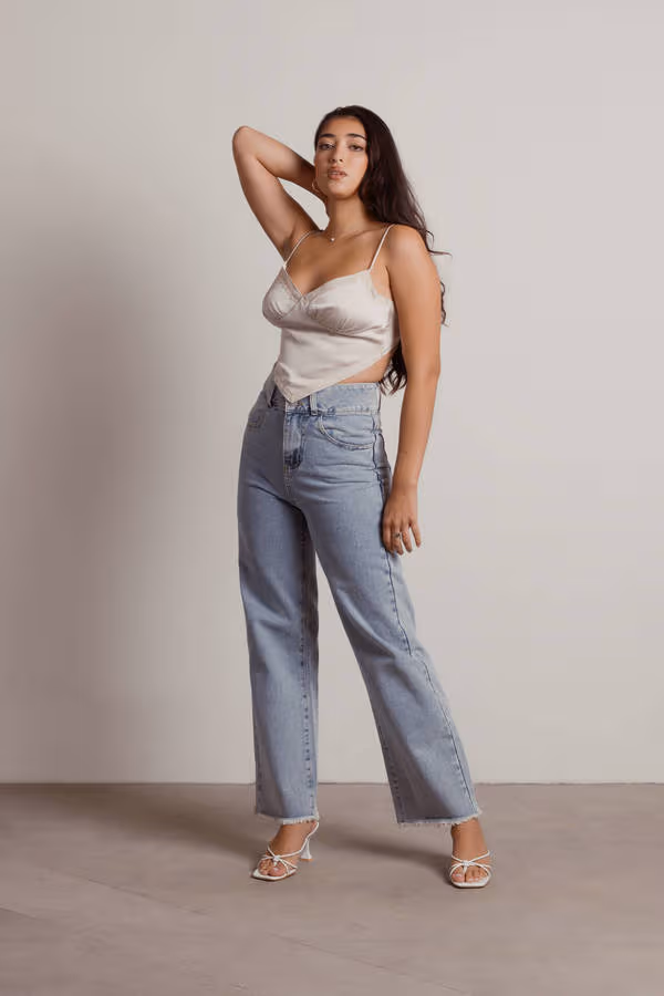 Behind Her Eyes Crop Top - Black