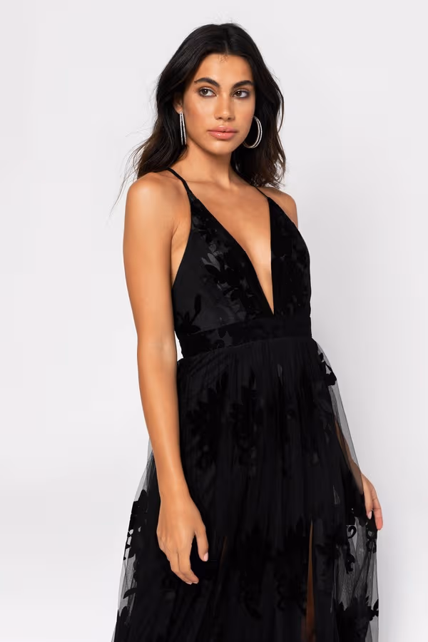 Analise Plunging Floral Maxi Dress - Black