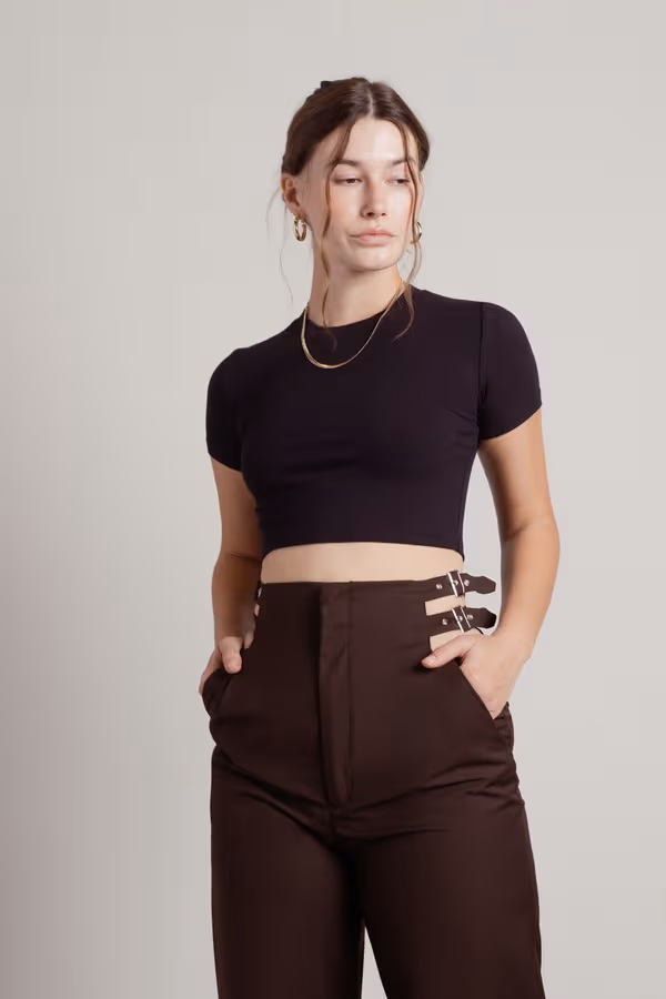 Be Essential Crop Top - Black