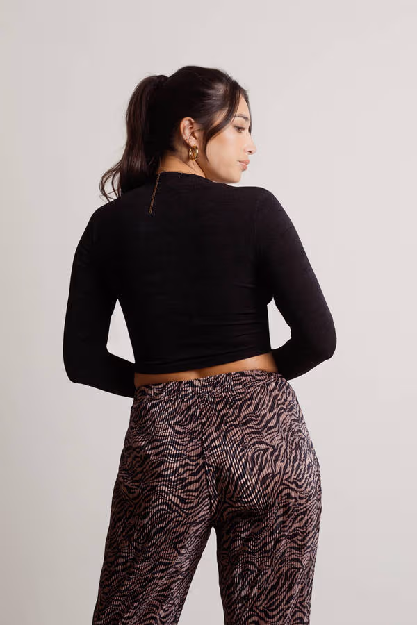 Fall For It All Slinky Twist Crop Top - Black