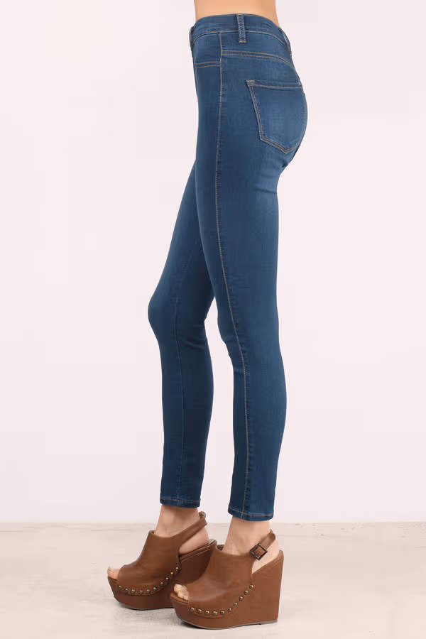 Hear You Say Skinny Pants - Medium Wash