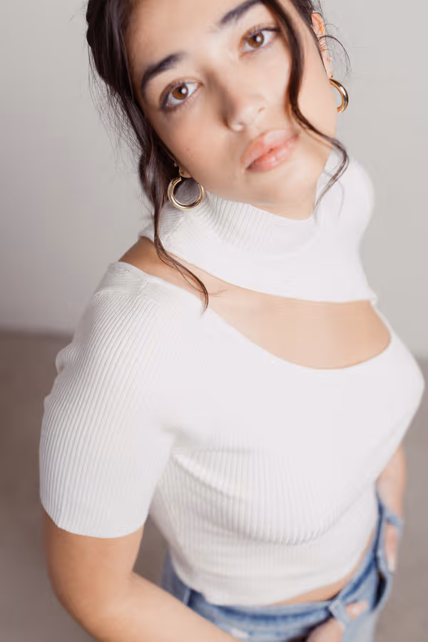 Alyah Cutout Sweater Top - Black