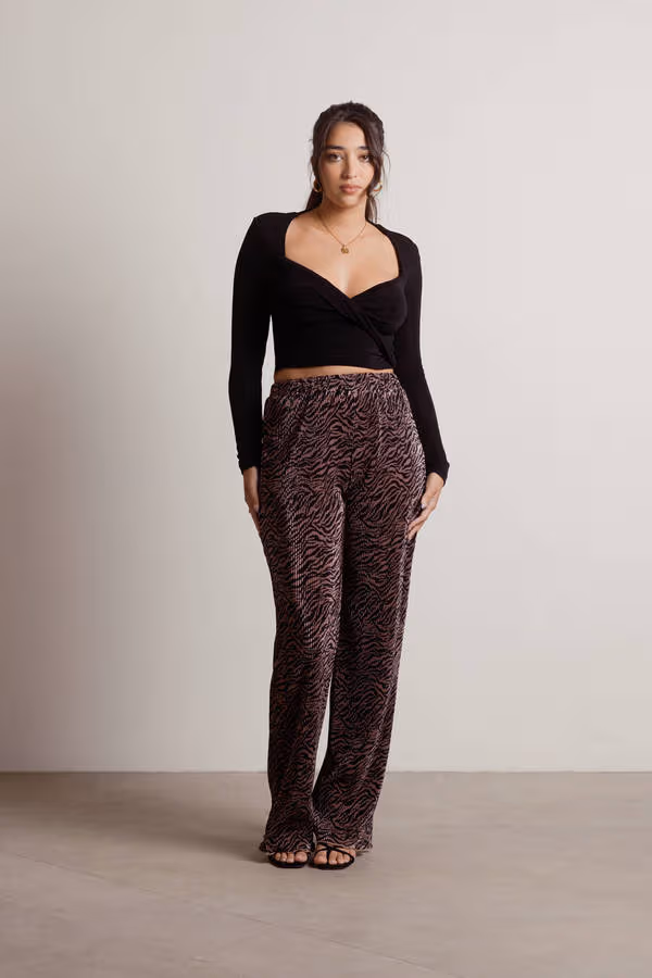 Fall For It All Slinky Twist Crop Top - Black