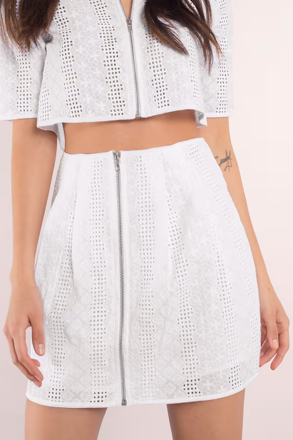 Out Of Sight Lace Mini Skirt - White